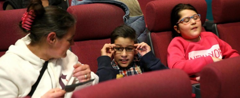 A Mikulás után a Nyuszi is hozott szemüveget a rászoruló gyerekeknek Kaposváron